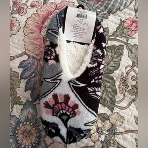 Vera Bradley Cozy Life Ornate Blooms Slippers NWT